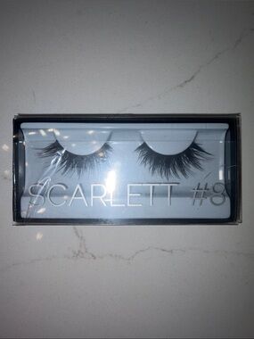 Huda Beauty Scarlett #8 Lashes